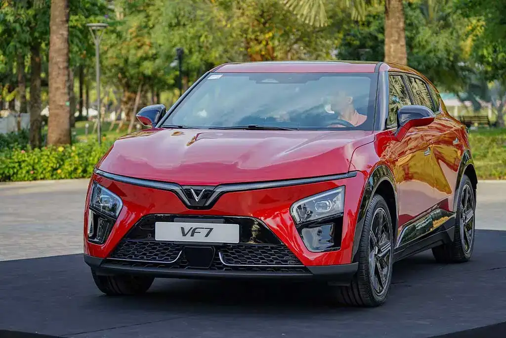 Vinfast VF7