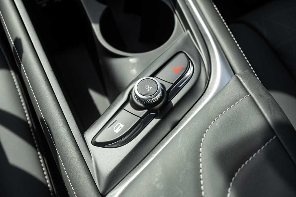 Nội thất – Khoang lái hiện đại, cá tính và ngập tràn công nghệ